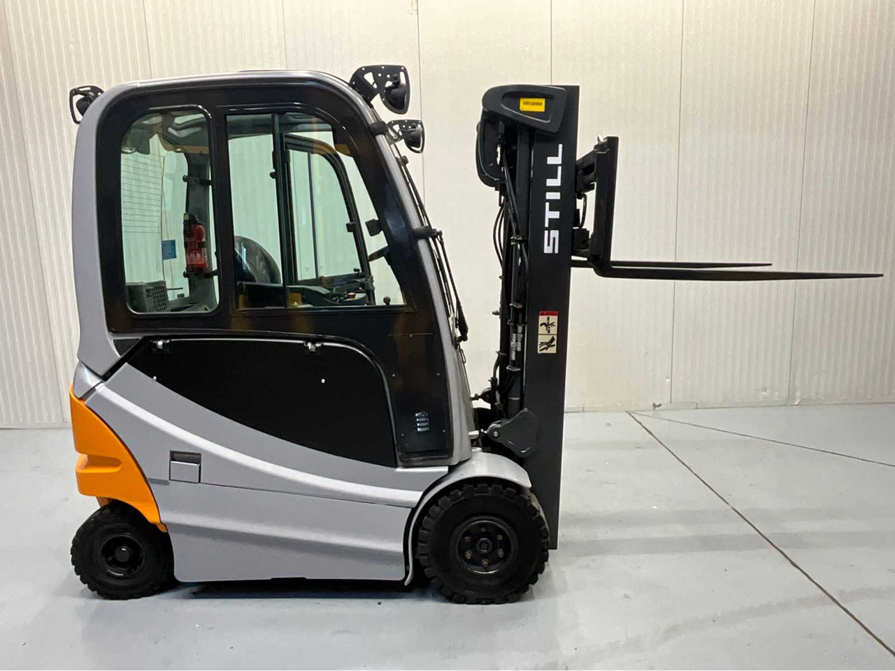 STILL - RX60-25 - FORKLIFT TRIPLEX - SITESHIFT - FREELIFT - BATTERY FROM 2021 - CLOSED CABIN - AIR CONDITIONING - Chariot élévateur: photos 5 STILL - RX60-25 - FORKLIFT TRIPLEX - SITESHIFT - FREELIFT - BATTERY FROM 2021 - CLOSED CABIN - AIR CONDITIONING - Chariot élévateur: photos 5