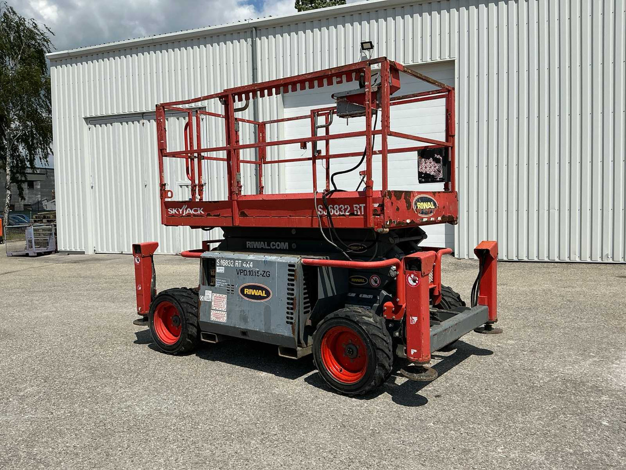 Skyjack SJ6832RT 4x4 - Nacelle: photos 1 Skyjack SJ6832RT 4x4 - Nacelle: photos 1