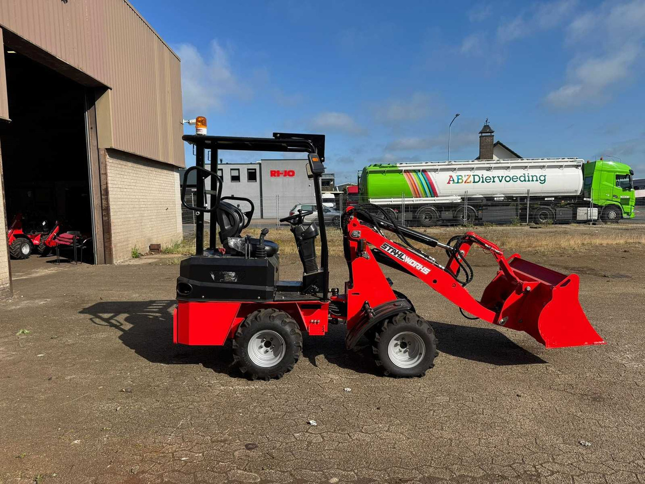 Stahlworks 2024 STAHLWORKS R906 SHOVEL - Chargeuse sur pneus: photos 2 Stahlworks 2024 STAHLWORKS R906 SHOVEL - Chargeuse sur pneus: photos 2