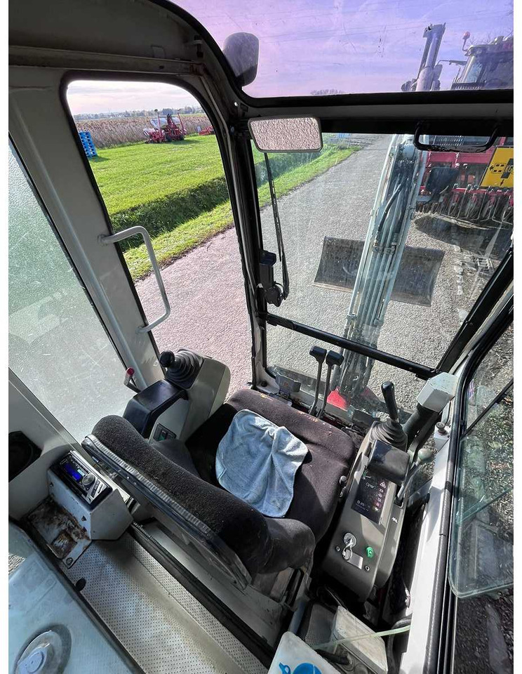 TAKEUCHI TB016 MINI EXCAVATOR - Mini pelle: photos 4 TAKEUCHI TB016 MINI EXCAVATOR - Mini pelle: photos 4