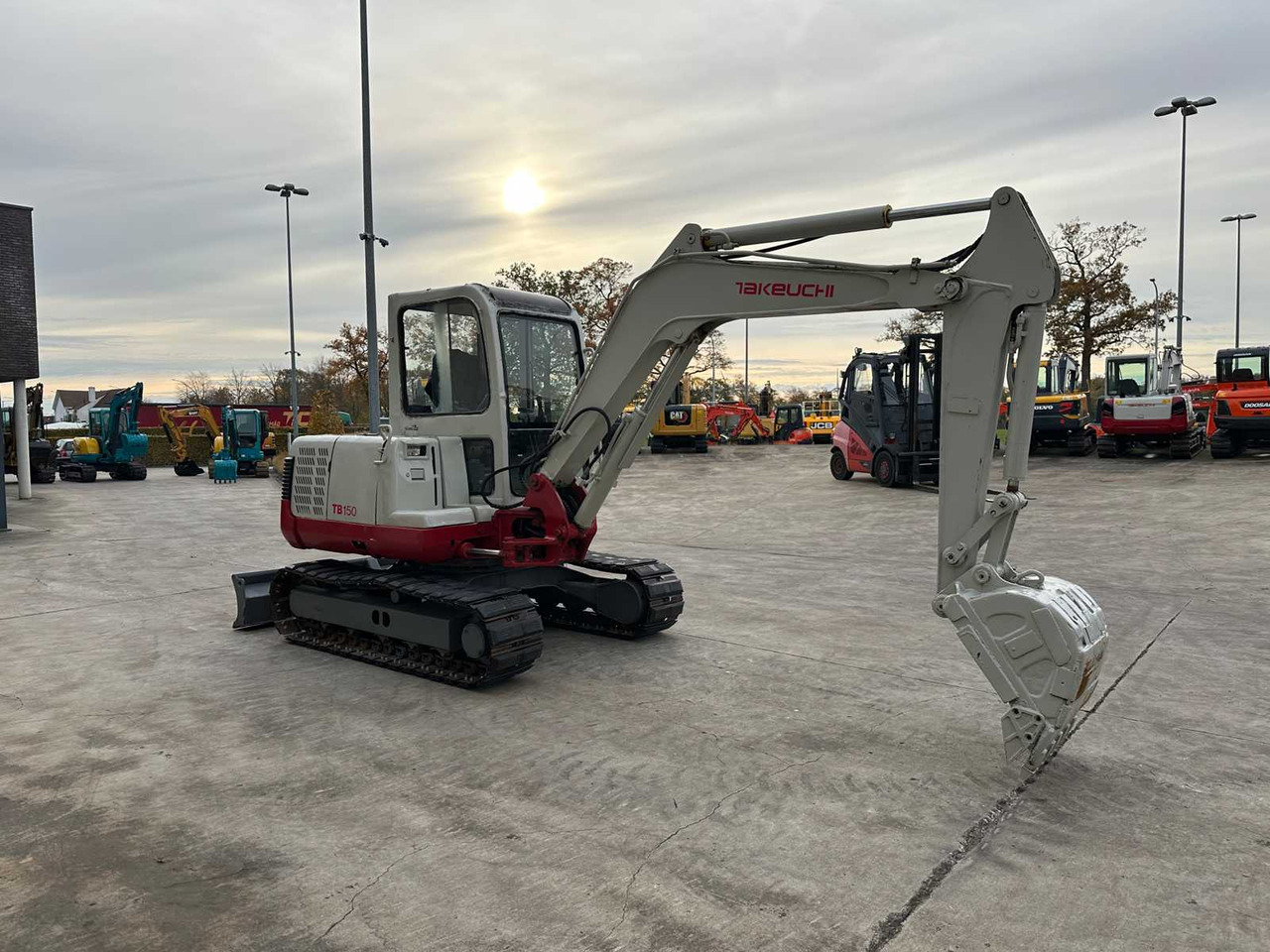 TAKEUCHI - - TB150C - MIDI EXCAVATOR - Pelle: photos 3 TAKEUCHI - - TB150C - MIDI EXCAVATOR - Pelle: photos 3