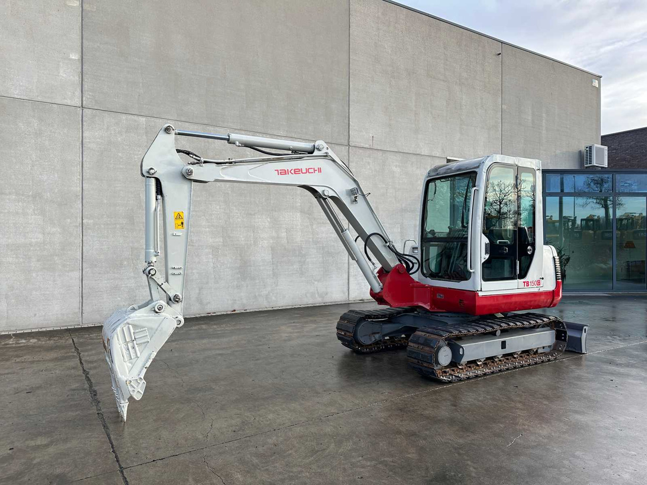 TAKEUCHI - TB150C - MIDI EXCAVATOR - Pelle: photos 1 TAKEUCHI - TB150C - MIDI EXCAVATOR - Pelle: photos 1