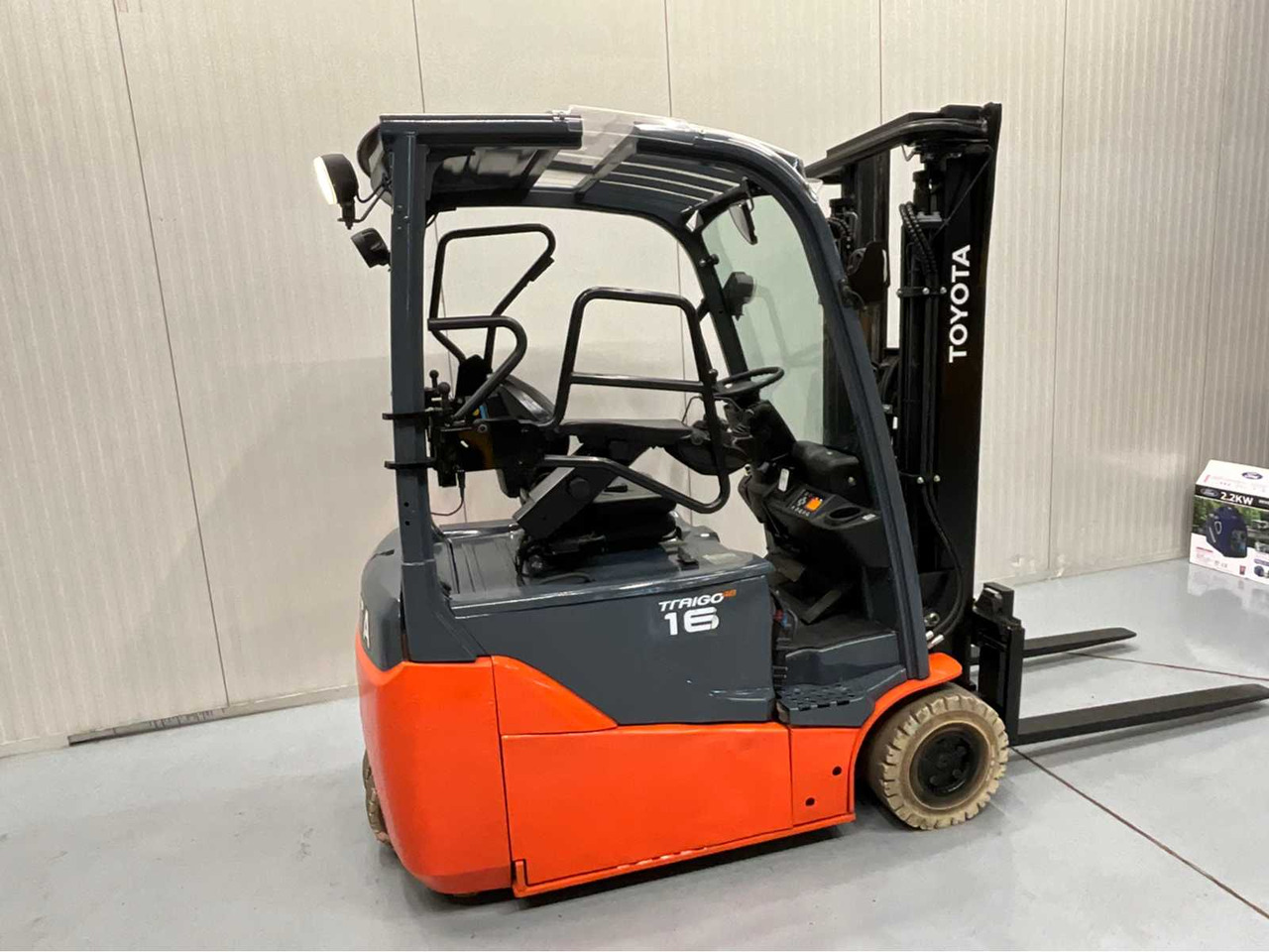 TOYOTA - 2018 - 8FBE16T - FORKLIFT, FREELIFT - SIDE-SHIFT - PLASTIC ROOF - 4TH FUNCTION - Chariot élévateur: photos 5 TOYOTA - 2018 - 8FBE16T - FORKLIFT, FREELIFT - SIDE-SHIFT - PLASTIC ROOF - 4TH FUNCTION - Chariot élévateur: photos 5