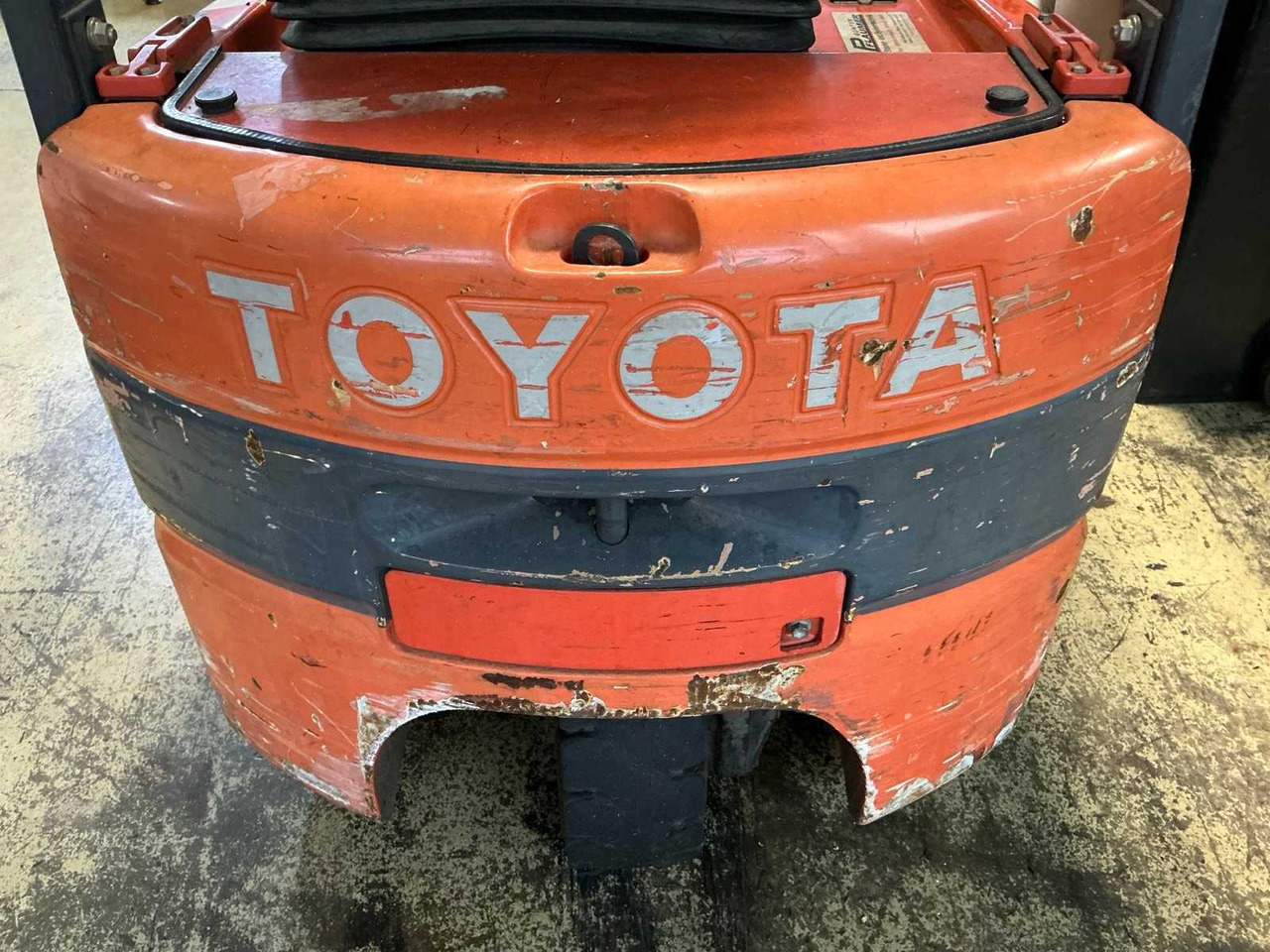 TOYOTA FBESF12 ELECTRIC FORKLIFT (2005) - Chariot élévateur: photos 4 TOYOTA FBESF12 ELECTRIC FORKLIFT (2005) - Chariot élévateur: photos 4