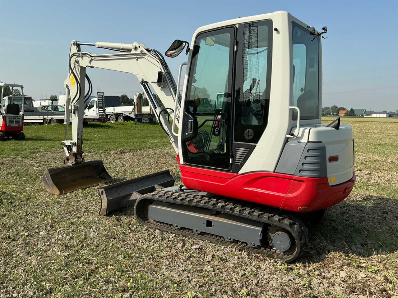 Takeuchi TB235 - Pelle sur chenille: photos 3 Takeuchi TB235 - Pelle sur chenille: photos 3