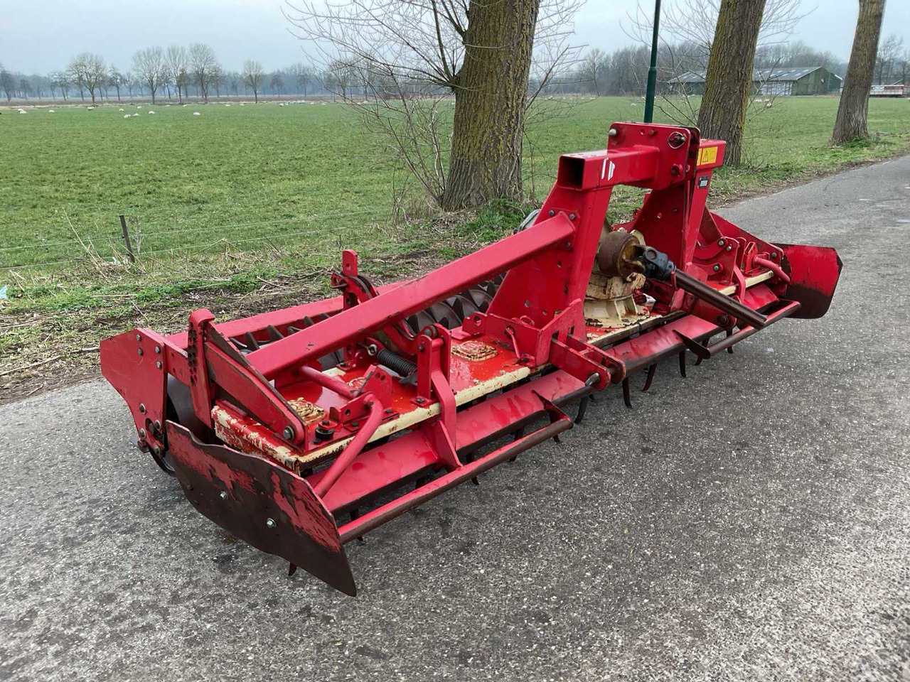 Tulip Roterra 300-35 - Herse rotative: photos 1 Tulip Roterra 300-35 - Herse rotative: photos 1