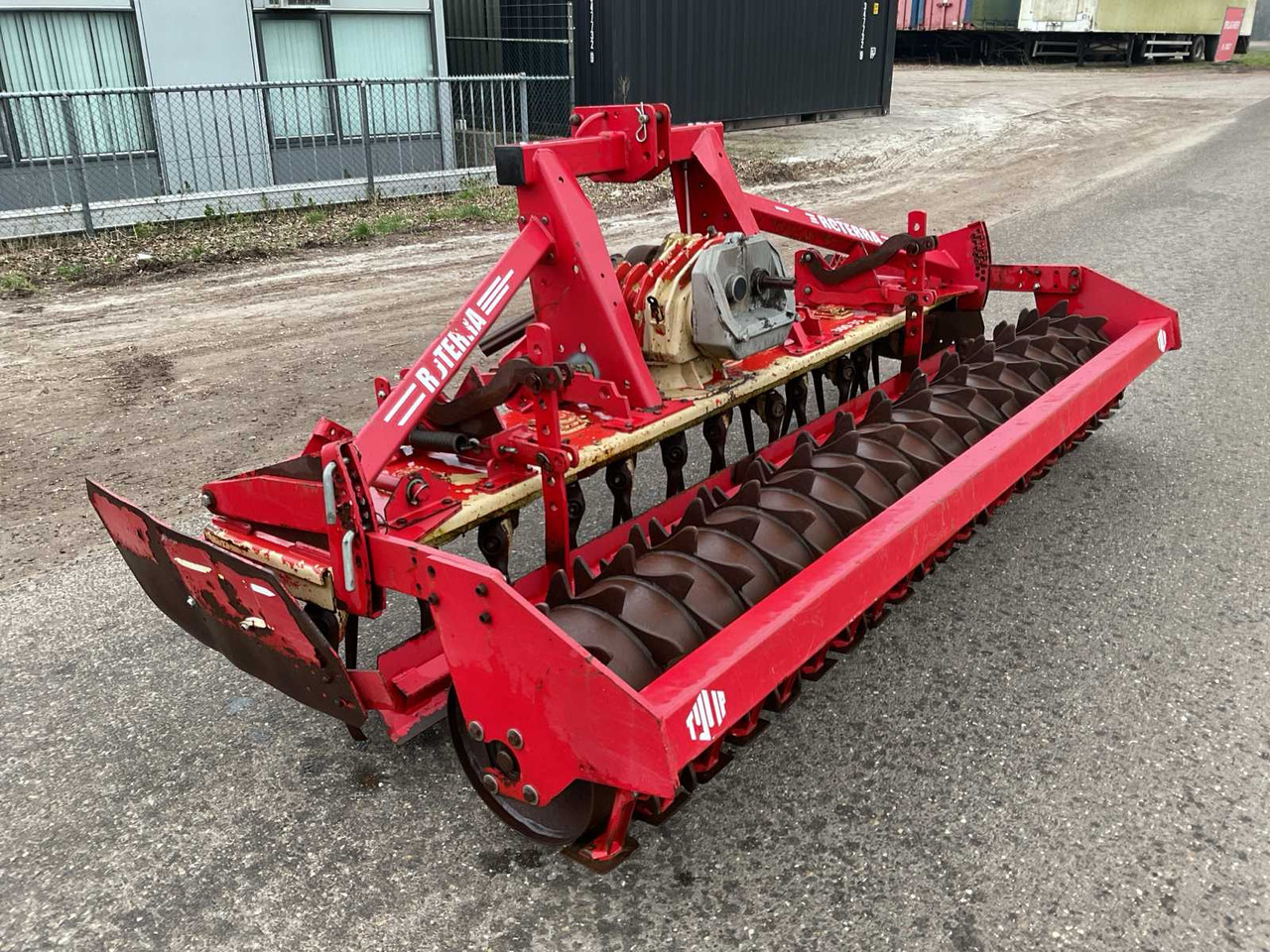 Tulip Roterra 300-35 - Herse rotative: photos 3 Tulip Roterra 300-35 - Herse rotative: photos 3