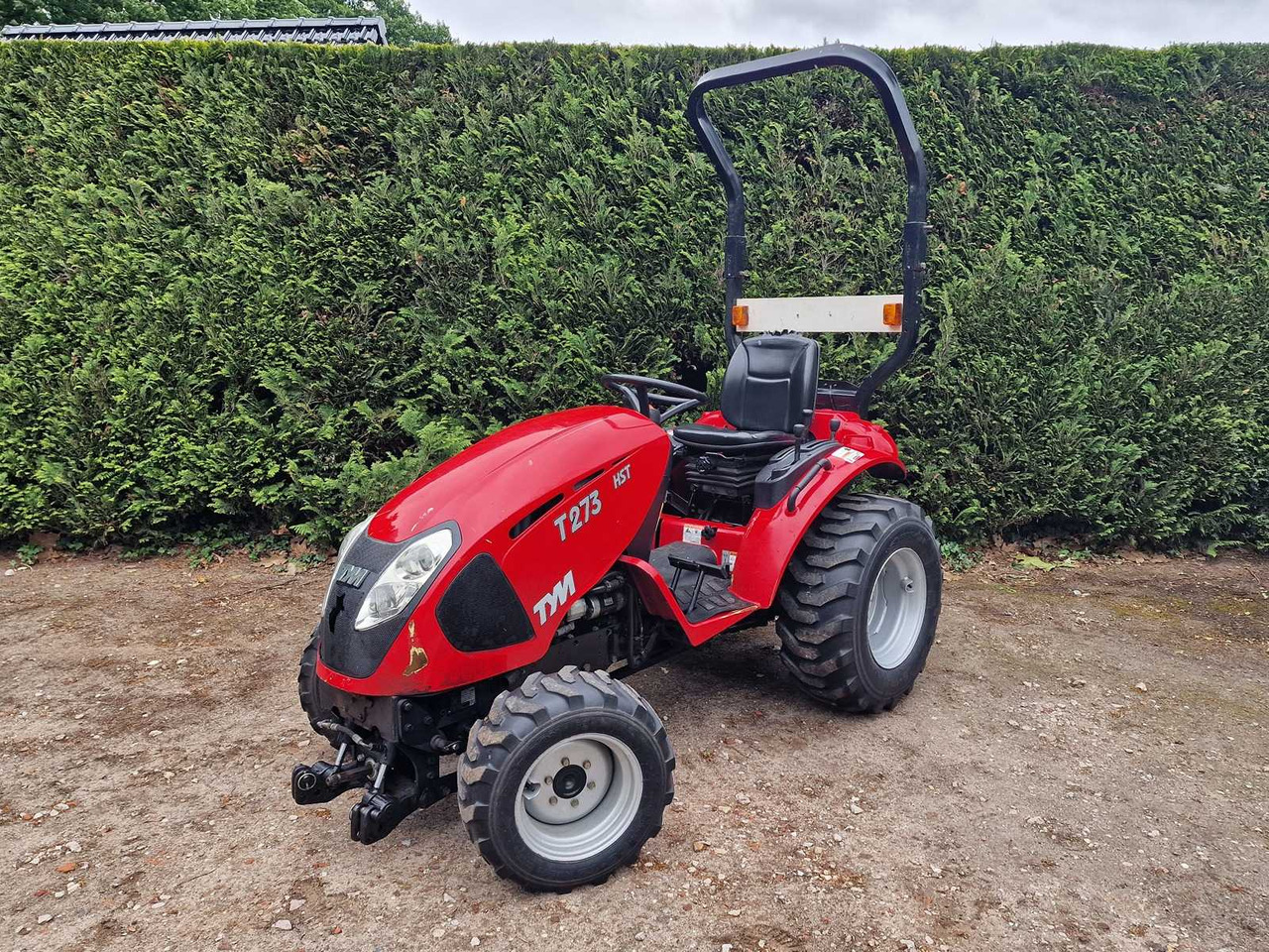 Tym T273 - Tracteur communal: photos 2 Tym T273 - Tracteur communal: photos 2