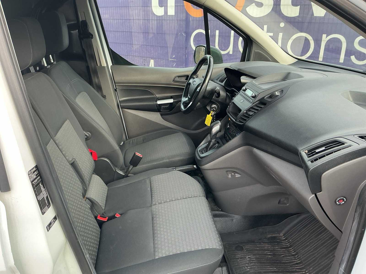 2019 - FORD - TRANSIT CONNECT - 1.5 ECOBLUE L2 TREND - COMMERCIAL VEHICLE - Véhicule utilitaire: photos 5 2019 - FORD - TRANSIT CONNECT - 1.5 ECOBLUE L2 TREND - COMMERCIAL VEHICLE - Véhicule utilitaire: photos 5