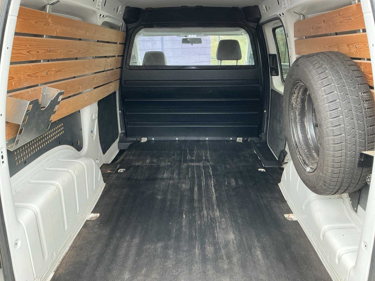 2019 - VOLKSWAGEN - CADDY - 1.4 TGI L2H1 ECOFUEL - CNG/NATURAL GAS/PETROL - COMMERCIAL VEHICLE - Véhicule utilitaire: photos 5 2019 - VOLKSWAGEN - CADDY - 1.4 TGI L2H1 ECOFUEL - CNG/NATURAL GAS/PETROL - COMMERCIAL VEHICLE - Véhicule utilitaire: photos 5