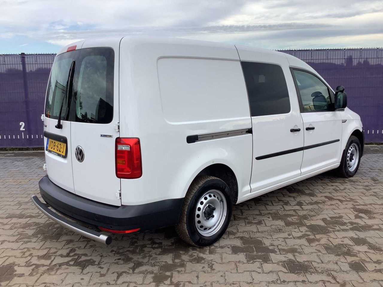 2019 - VOLKSWAGEN - CADDY - 1.4 TGI MAXI L2H1 ECOFUEL - CNG/NATURAL GAS - COMMERCIAL VEHICLE - Véhicule utilitaire: photos 3 2019 - VOLKSWAGEN - CADDY - 1.4 TGI MAXI L2H1 ECOFUEL - CNG/NATURAL GAS - COMMERCIAL VEHICLE - Véhicule utilitaire: photos 3