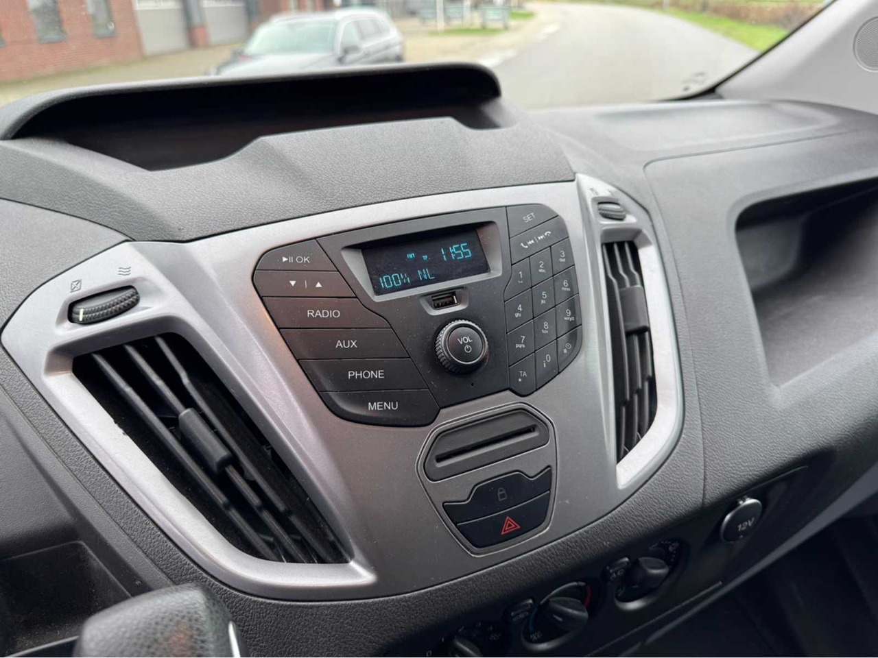 Véhicule utilitaire FORD - TRANSIT CUSTOM - 2.0 TDCI TRENDLINE AUTOMATIC - COMMERCIAL VEHICLE: photos 16 Véhicule utilitaire FORD - TRANSIT CUSTOM - 2.0 TDCI TRENDLINE AUTOMATIC - COMMERCIAL VEHICLE: photos 16