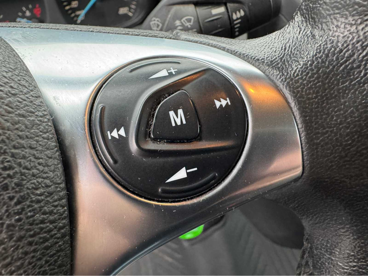 Véhicule utilitaire FORD - TRANSIT CUSTOM - 2.0 TDCI TRENDLINE AUTOMATIC - COMMERCIAL VEHICLE: photos 18 Véhicule utilitaire FORD - TRANSIT CUSTOM - 2.0 TDCI TRENDLINE AUTOMATIC - COMMERCIAL VEHICLE: photos 18