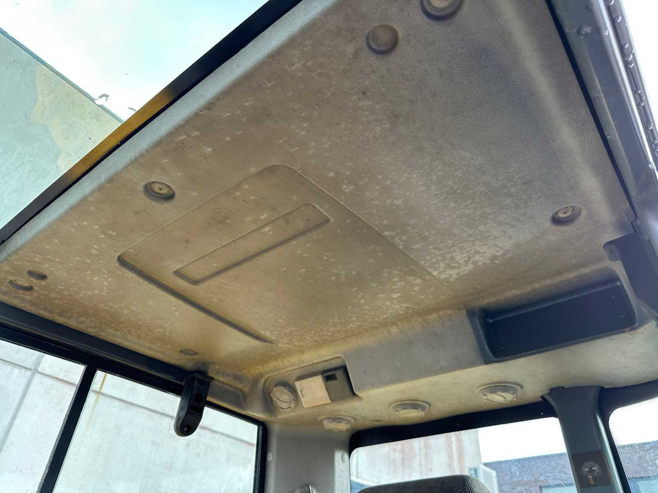 Pelle sur chenille Volvo EC60C: photos 33