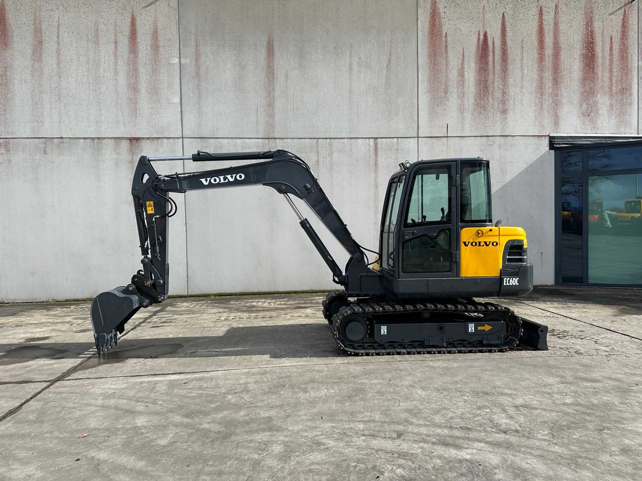 Pelle sur chenille Volvo EC60C: photos 7