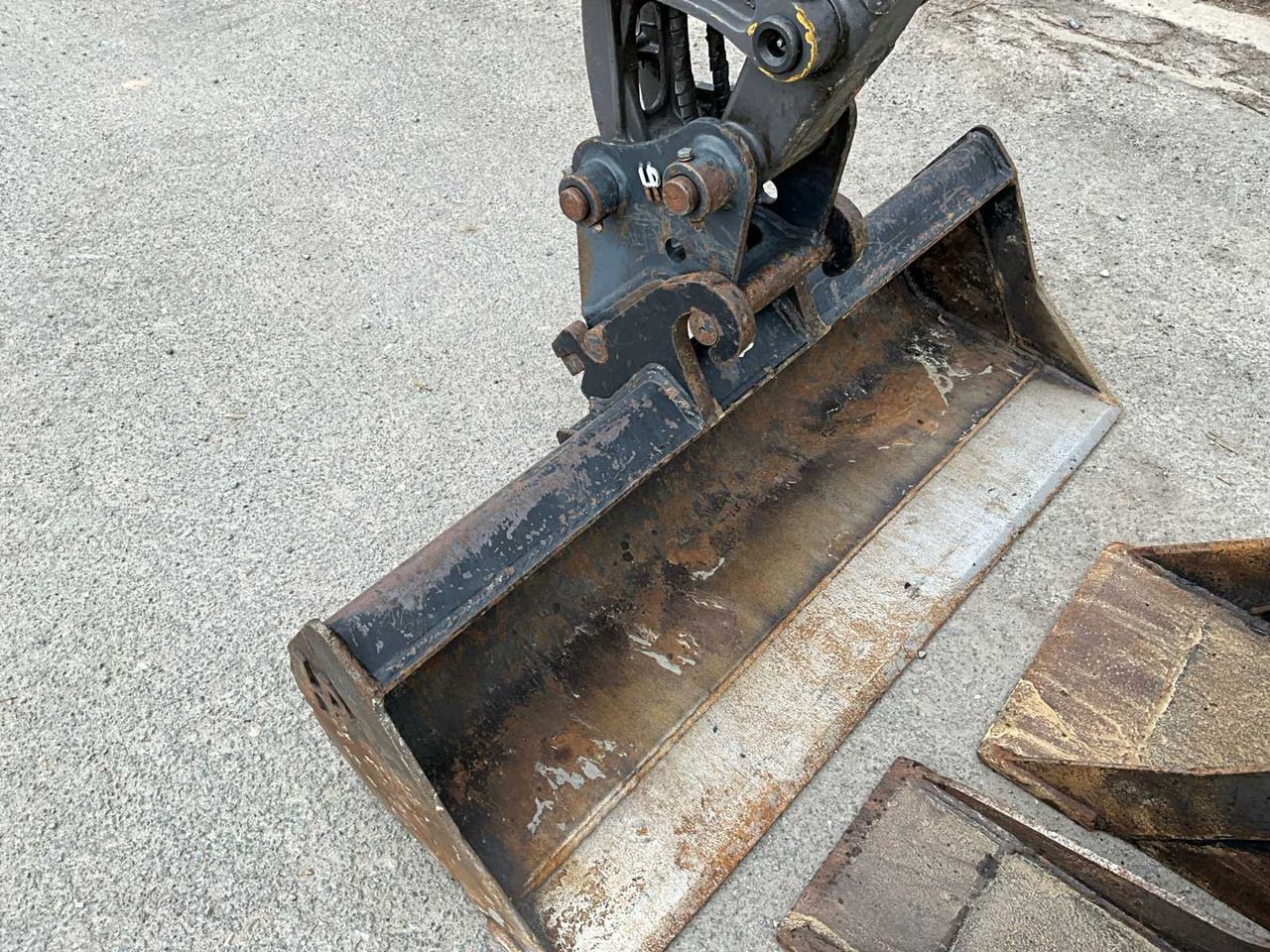 Mini pelle Volvo ECR25D: photos 16
