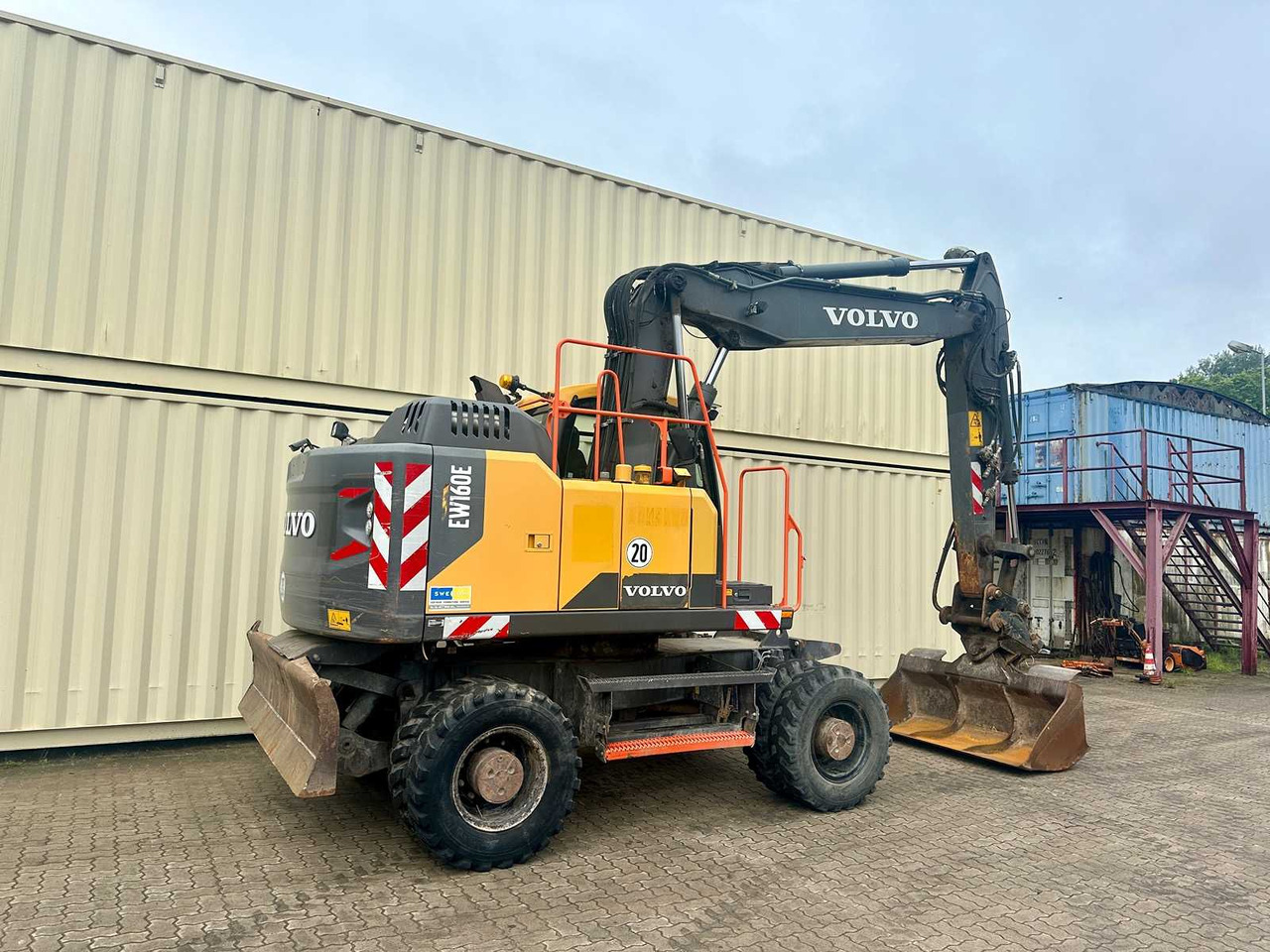 Volvo EW160E - Pelle sur pneus: photos 4 Volvo EW160E - Pelle sur pneus: photos 4