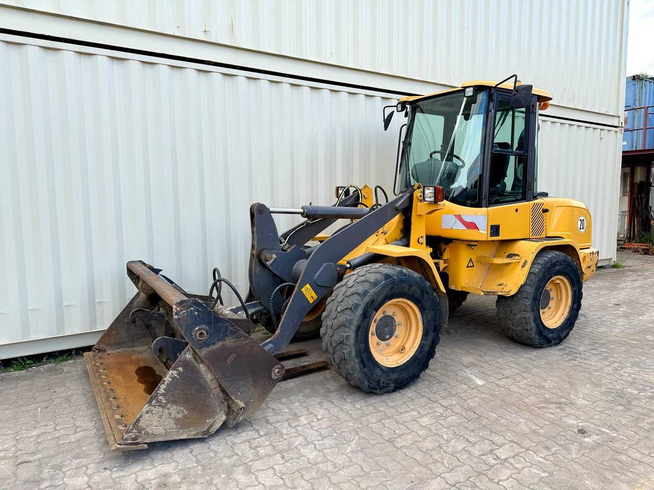 Volvo L30G - Chargeuse sur pneus: photos 1 Volvo L30G - Chargeuse sur pneus: photos 1