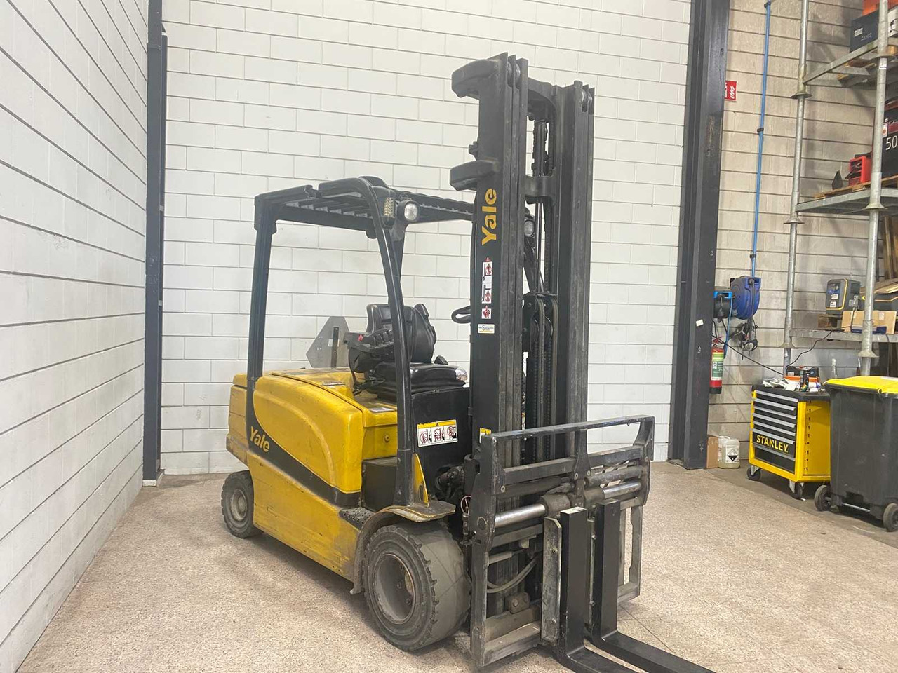 YALE - ERP35VL - FORKLIFT TRIPLEX - SIDE-SHIFT - FORK SETTER - Chariot élévateur: photos 4 YALE - ERP35VL - FORKLIFT TRIPLEX - SIDE-SHIFT - FORK SETTER - Chariot élévateur: photos 4