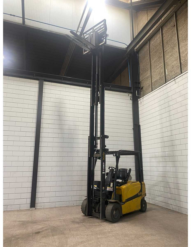 YALE - ERP35VL - FORKLIFT TRIPLEX - SIDE-SHIFT - FORK SETTER - Chariot élévateur: photos 3 YALE - ERP35VL - FORKLIFT TRIPLEX - SIDE-SHIFT - FORK SETTER - Chariot élévateur: photos 3