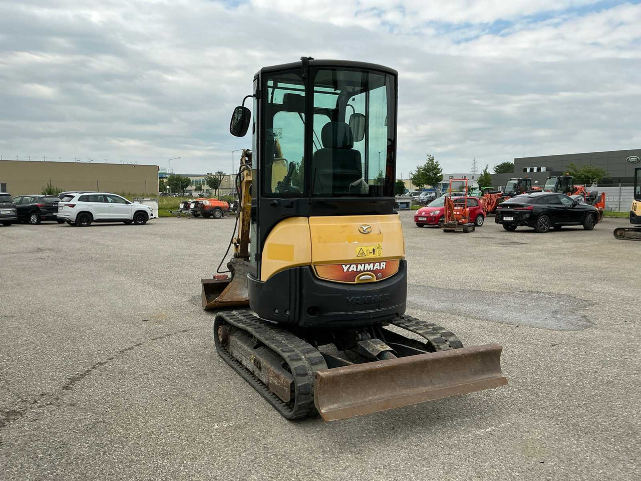 Yanmar VIO25-4 - Pelle sur chenille: photos 3 Yanmar VIO25-4 - Pelle sur chenille: photos 3