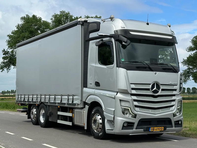Mercedes-Benz Actros ACTROS 2545LL EURO6. 2021. Schuifzeil Bakwagen met Laadklep. - Camion à rideaux coulissants: photos 2 Mercedes-Benz Actros ACTROS 2545LL EURO6. 2021. Schuifzeil Bakwagen met Laadklep. - Camion à rideaux coulissants: photos 2