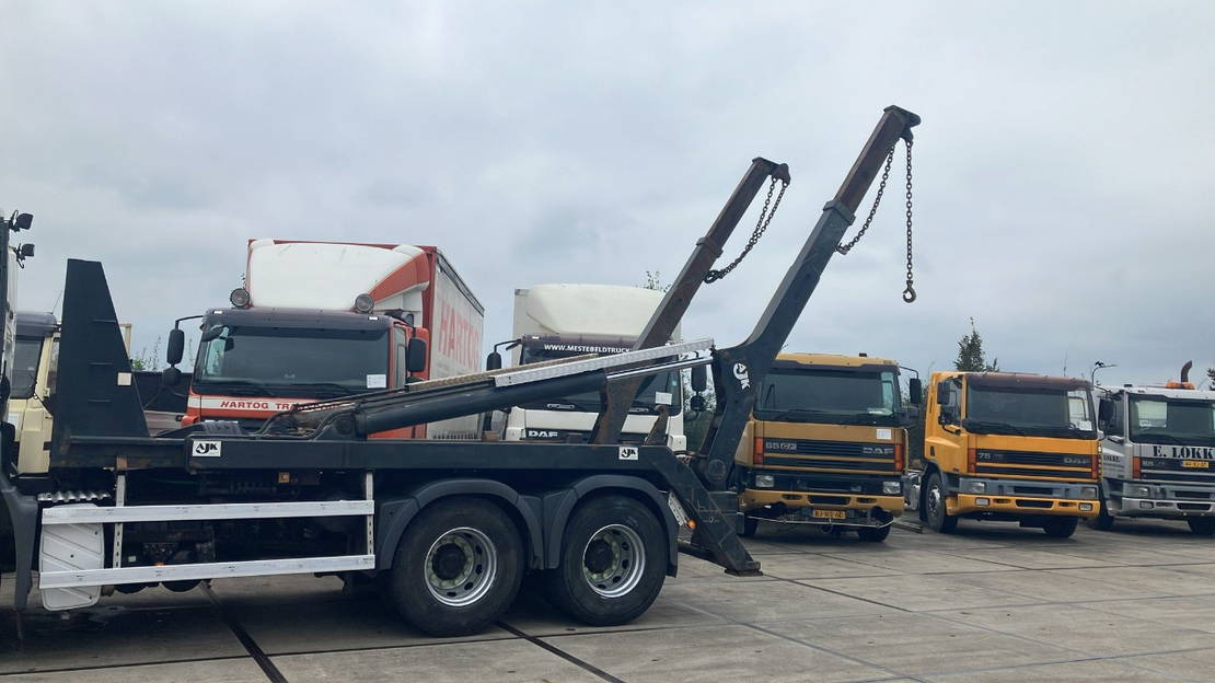 AJK AK 11 M Portaalarmsysteem - Ampliroll/ Multibenne système: photos 1 AJK AK 11 M Portaalarmsysteem - Ampliroll/ Multibenne système: photos 1