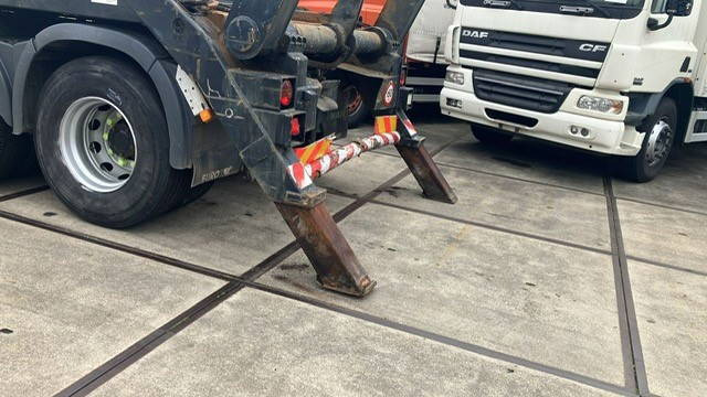 AJK AK 11 M Portaalarmsysteem - Ampliroll/ Multibenne système: photos 2 AJK AK 11 M Portaalarmsysteem - Ampliroll/ Multibenne système: photos 2