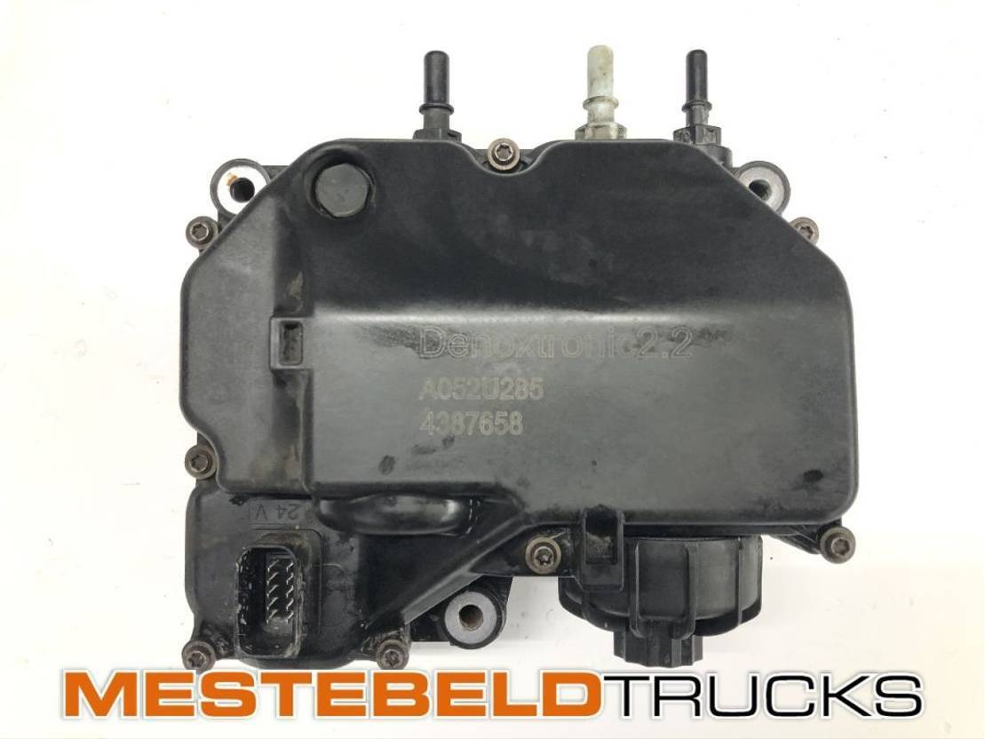 DAF Adblue pompmodule - Système de carburant pour Camion: photos 1 DAF Adblue pompmodule - Système de carburant pour Camion: photos 1