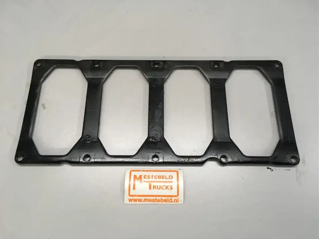 DAF Bevestigingsframe van carterpan - Moteur et pièces pour Camion: photos 1 DAF Bevestigingsframe van carterpan - Moteur et pièces pour Camion: photos 1