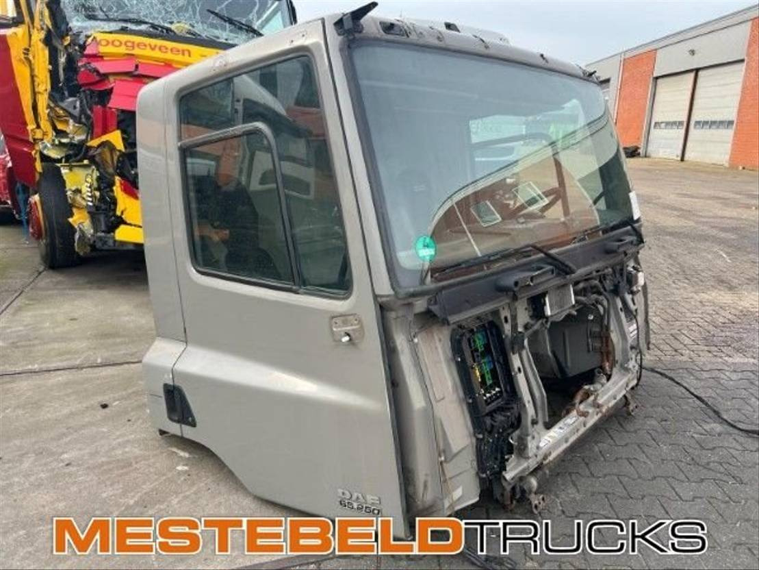 DAF Cabine - Cabine pour Camion: photos 1 DAF Cabine - Cabine pour Camion: photos 1