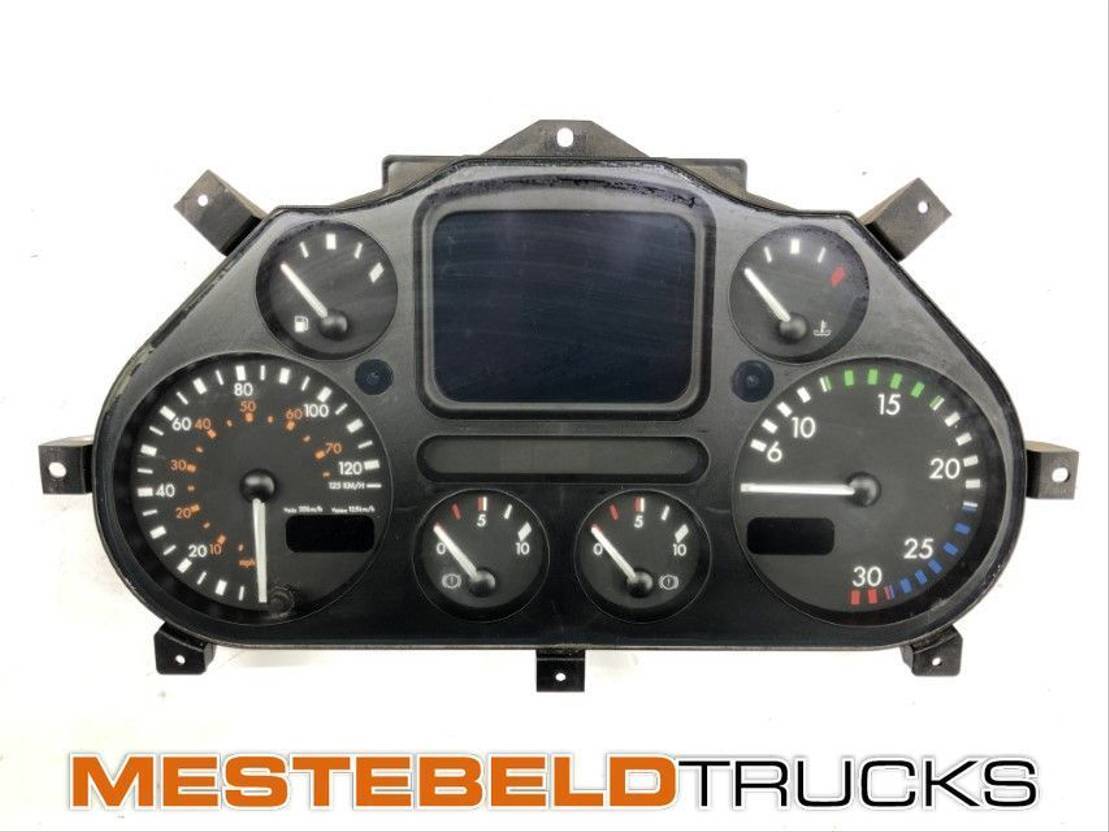 DAF Instrumentenpaneel - Panel de instrumentos pour Camion: photos 1 DAF Instrumentenpaneel - Panel de instrumentos pour Camion: photos 1