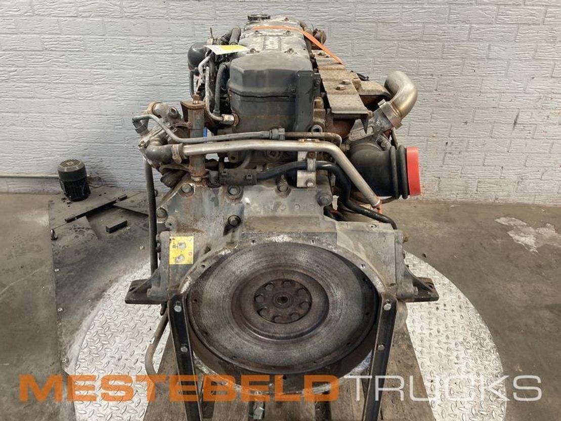 DAF Motor LF - Moteur et pièces pour Camion: photos 4 DAF Motor LF - Moteur et pièces pour Camion: photos 4