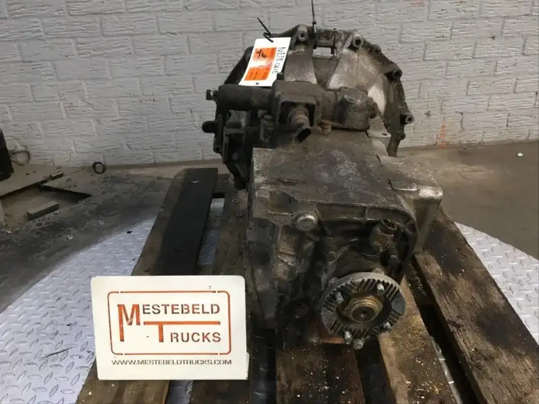 Iveco Versnellingsbak 2855.619G01 - Boîte de vitesse et pièces pour Camion: photos 2 Iveco Versnellingsbak 2855.619G01 - Boîte de vitesse et pièces pour Camion: photos 2