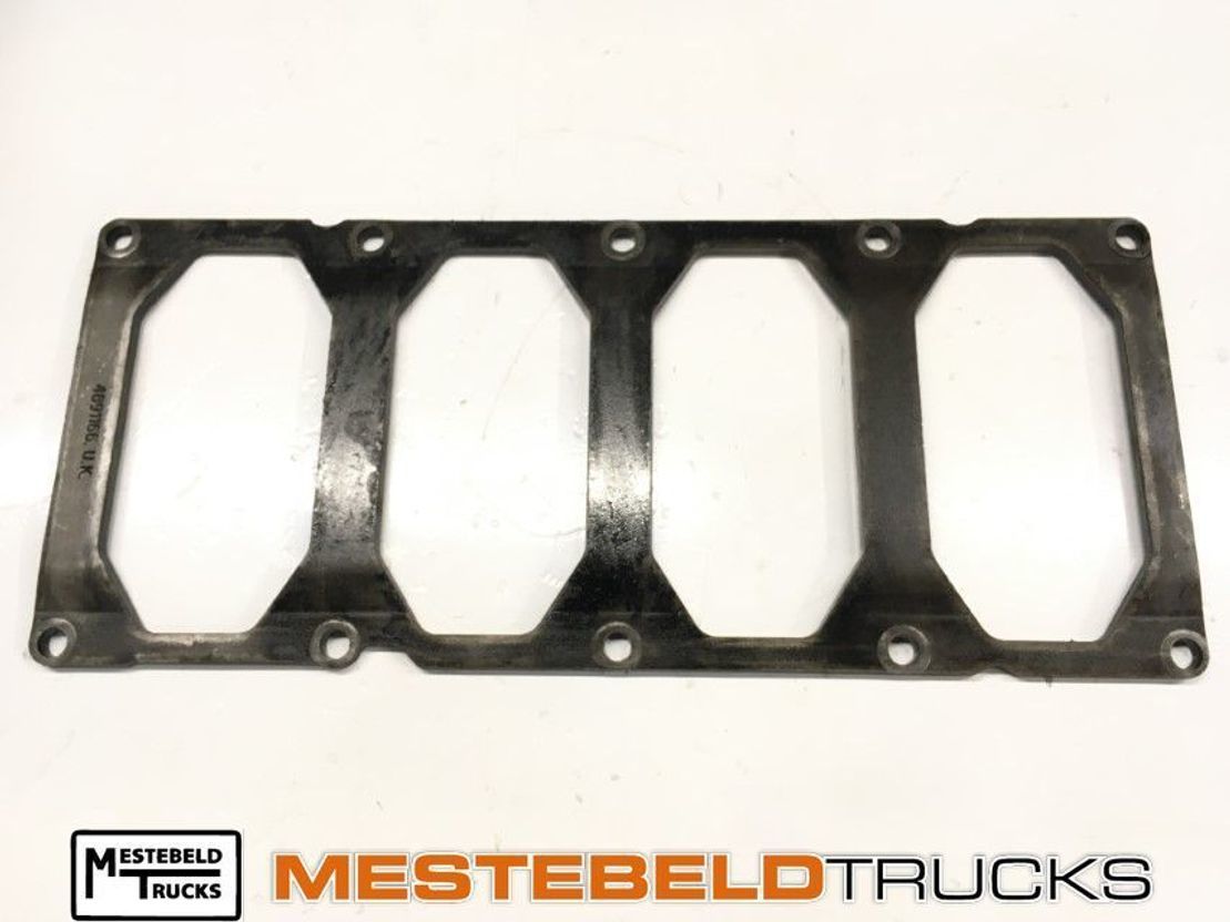 Iveco Versterkingsplaat carterpan  - Carter d'huile pour Camion: photos 1 Iveco Versterkingsplaat carterpan  - Carter d'huile pour Camion: photos 1