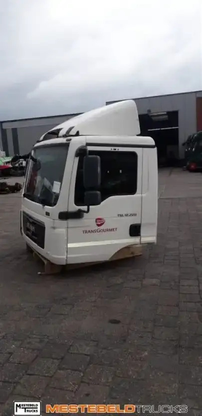 MAN Cabine TGL 12.220 - Cabine pour Camion: photos 1 MAN Cabine TGL 12.220 - Cabine pour Camion: photos 1