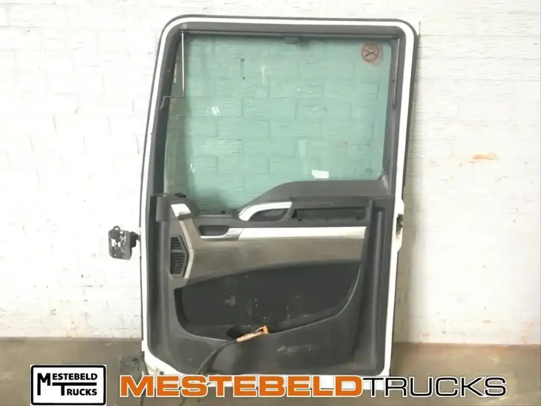 MAN Deur TGX rechts - Cabine et intérieur pour Camion: photos 2 MAN Deur TGX rechts - Cabine et intérieur pour Camion: photos 2