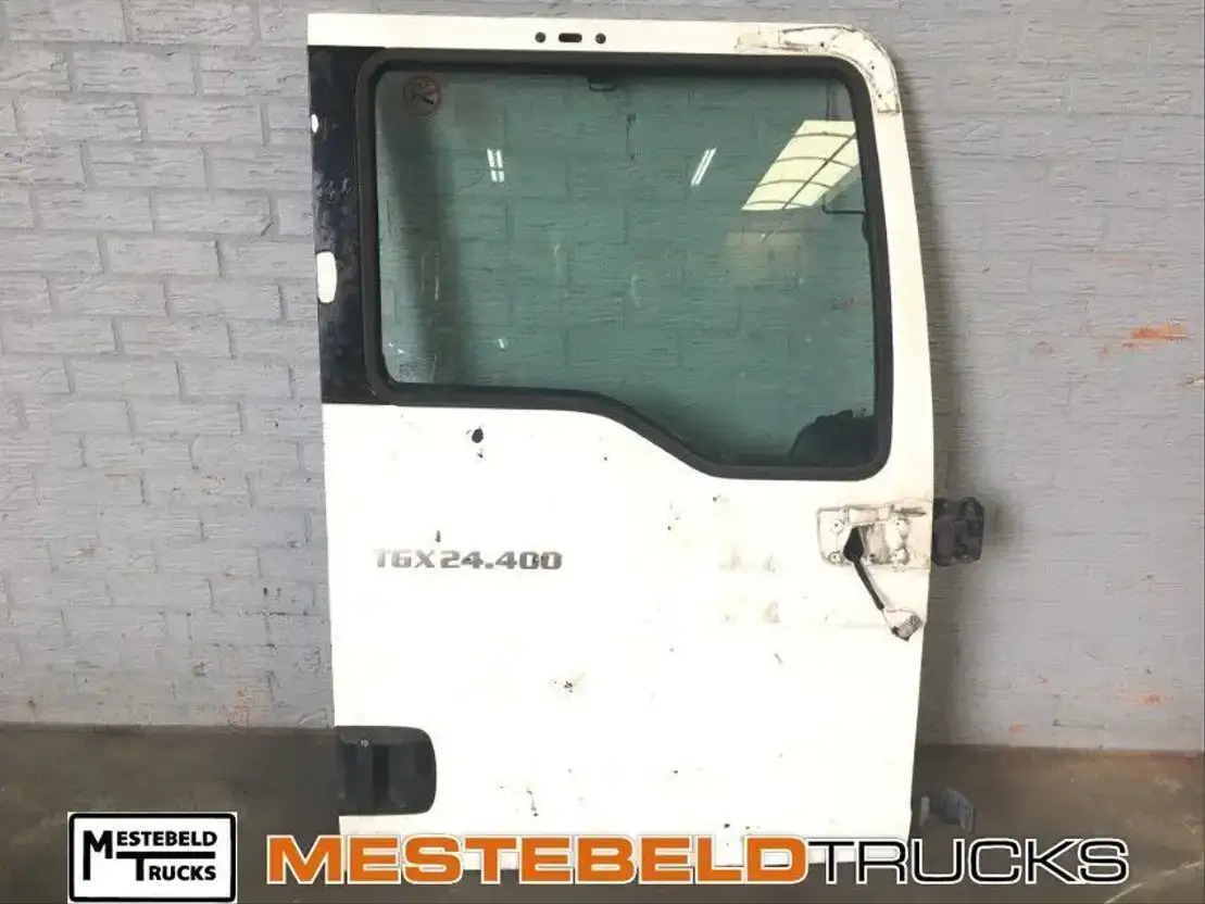 MAN Deur TGX rechts - Cabine et intérieur pour Camion: photos 1 MAN Deur TGX rechts - Cabine et intérieur pour Camion: photos 1