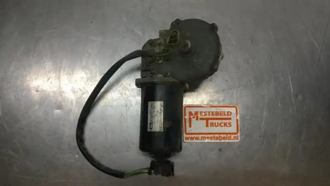 MAN Ruitenwissermotor - Cabine et intérieur pour Camion: photos 1 MAN Ruitenwissermotor - Cabine et intérieur pour Camion: photos 1