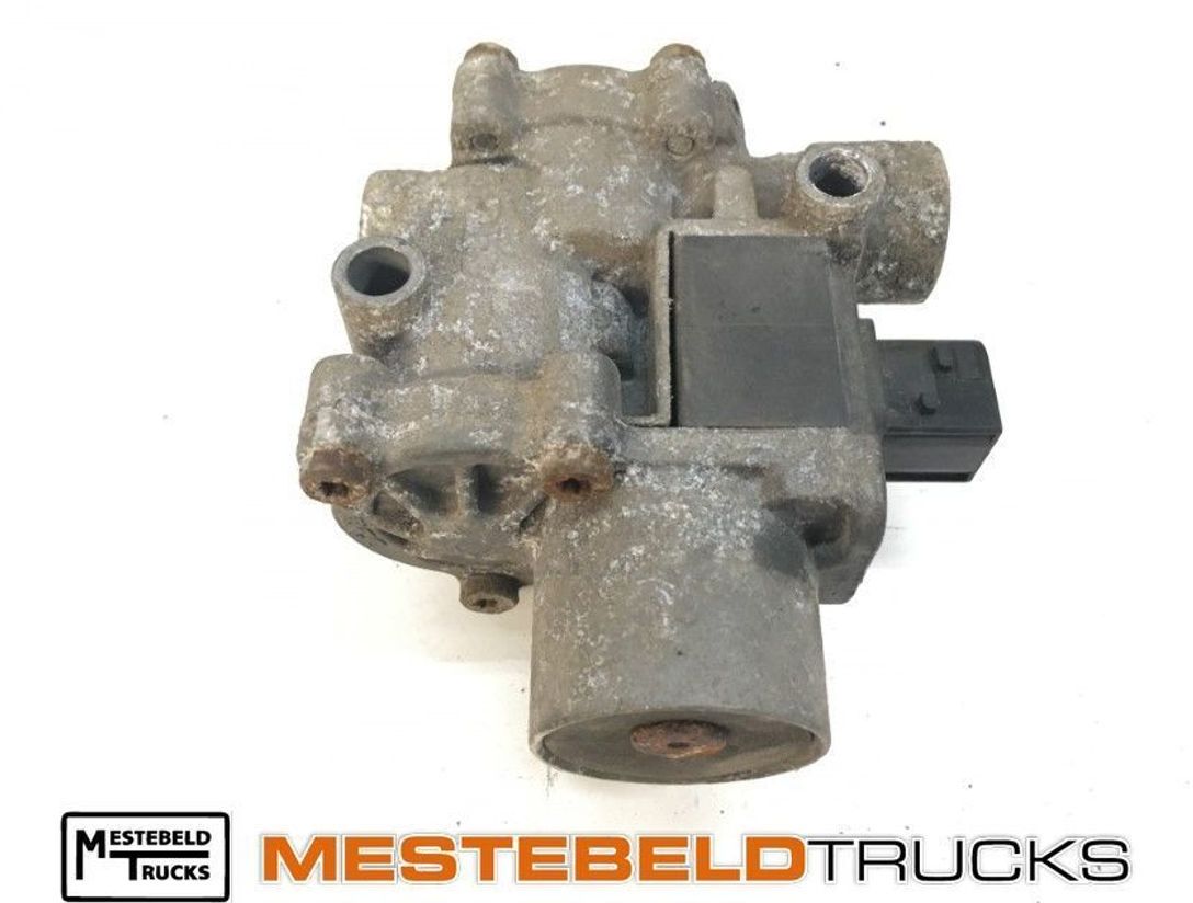Mercedes-Benz Drukregelklep - Valve de frein pour Camion: photos 1 Mercedes-Benz Drukregelklep - Valve de frein pour Camion: photos 1