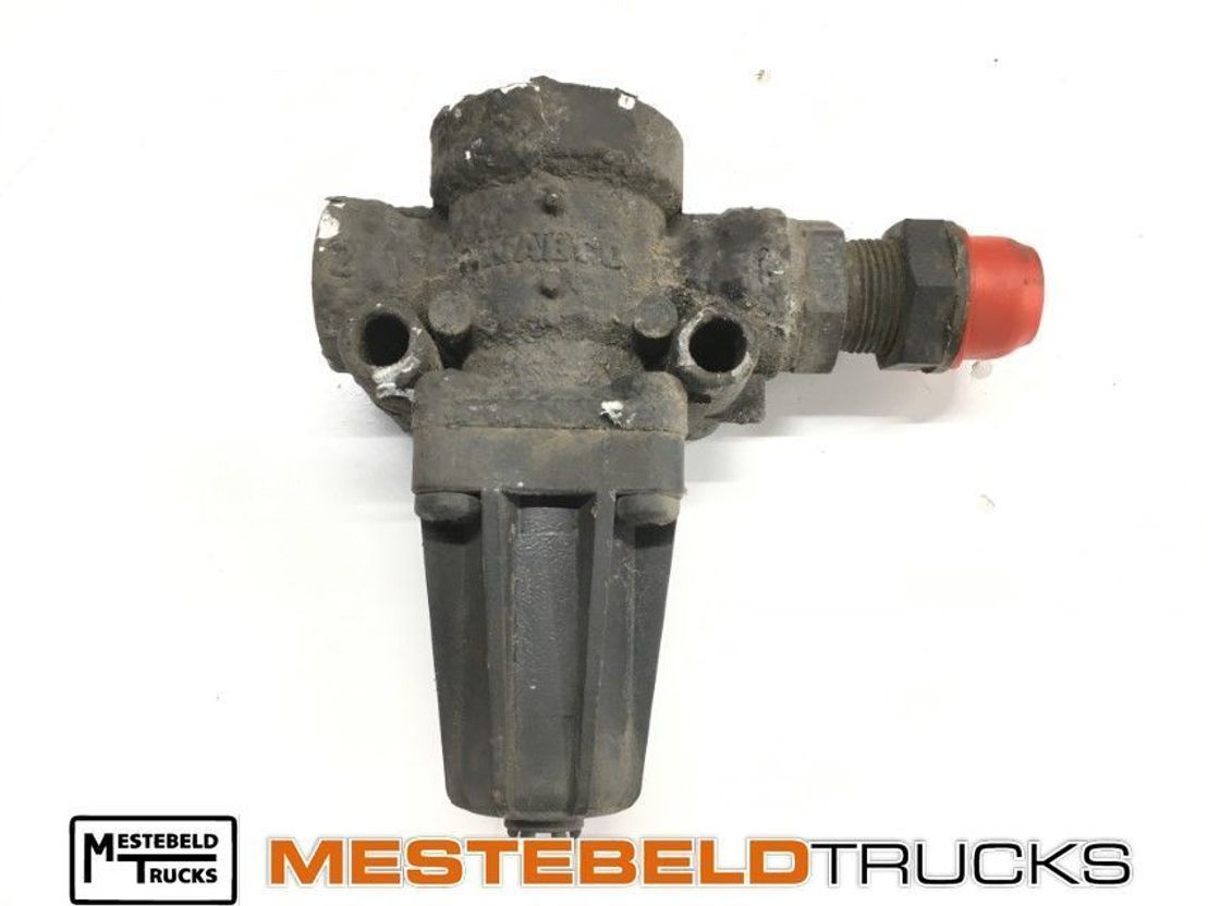 Mercedes-Benz Drukregelklep - Valve de frein pour Camion: photos 1 Mercedes-Benz Drukregelklep - Valve de frein pour Camion: photos 1