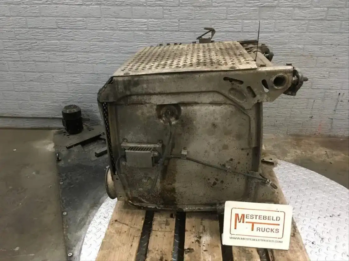 Mercedes-Benz Katalysator - Système d'échappement pour Camion: photos 2 Mercedes-Benz Katalysator - Système d'échappement pour Camion: photos 2