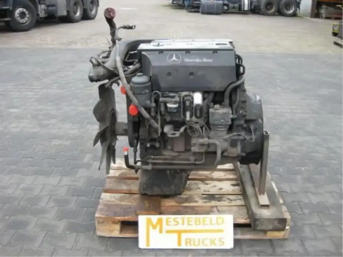 Mercedes-Benz Motor OM 904 LA I/1-02 - Moteur pour Camion: photos 1 Mercedes-Benz Motor OM 904 LA I/1-02 - Moteur pour Camion: photos 1