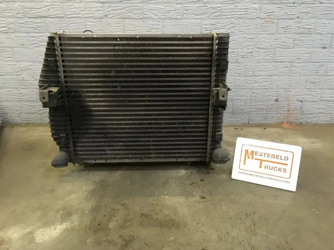 Mercedes-Benz Radiator + intercooler - Système de refroidissement pour Camion: photos 1 Mercedes-Benz Radiator + intercooler - Système de refroidissement pour Camion: photos 1