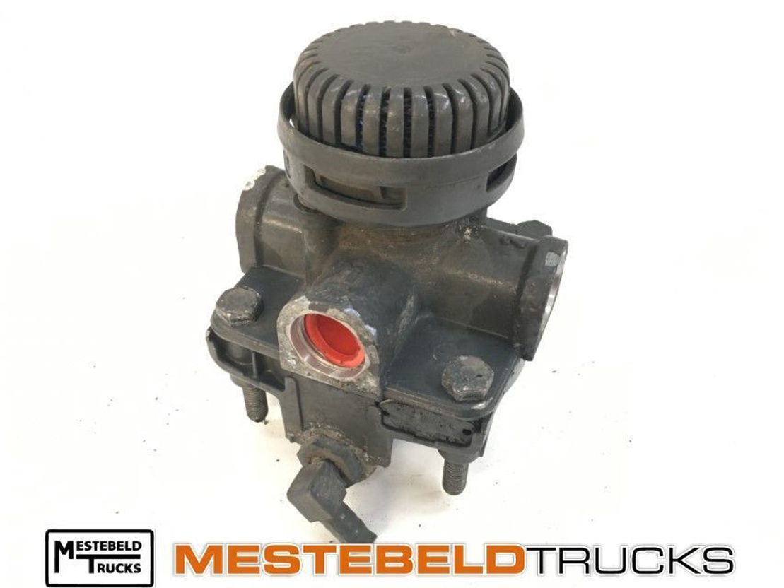 Mercedes-Benz Remventiel - Valve de frein pour Camion: photos 1 Mercedes-Benz Remventiel - Valve de frein pour Camion: photos 1