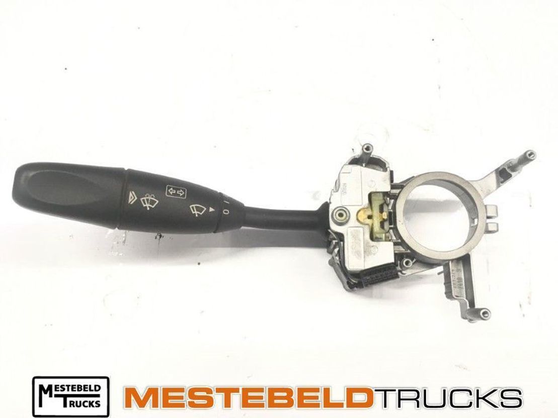 Mercedes-Benz Stuurkolomschakelaar knipperlicht , ruitenwisser - Système électrique pour Camion: photos 1 Mercedes-Benz Stuurkolomschakelaar knipperlicht , ruitenwisser - Système électrique pour Camion: photos 1