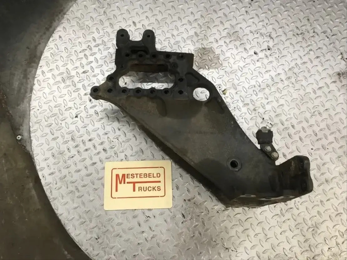 Mercedes-Benz Voorveersteun rechts - Frame/ Châssis pour Camion: photos 1 Mercedes-Benz Voorveersteun rechts - Frame/ Châssis pour Camion: photos 1