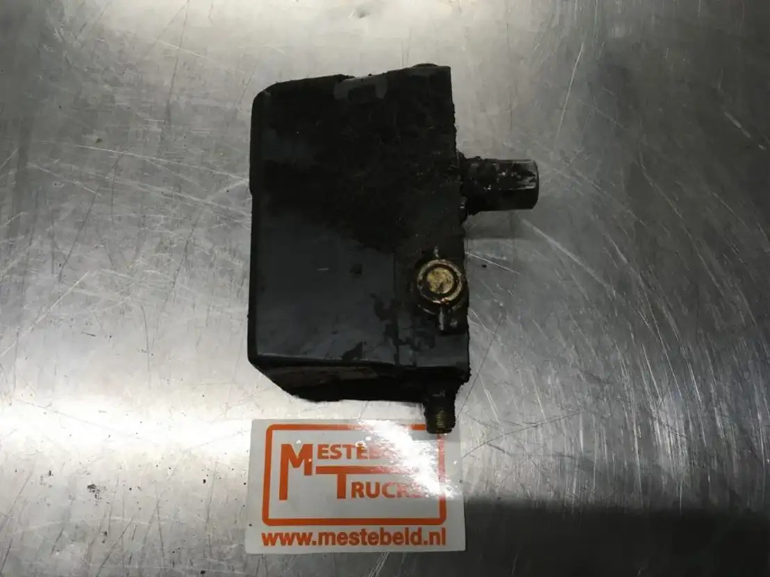 Renault C abinekantelpomp - Cabine et intérieur pour Camion: photos 1 Renault C abinekantelpomp - Cabine et intérieur pour Camion: photos 1