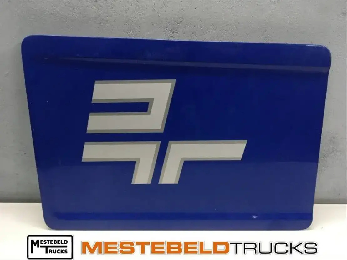 Scania Deksel opbergvak R-serie rechts  - Cabine et intérieur pour Camion: photos 1 Scania Deksel opbergvak R-serie rechts  - Cabine et intérieur pour Camion: photos 1