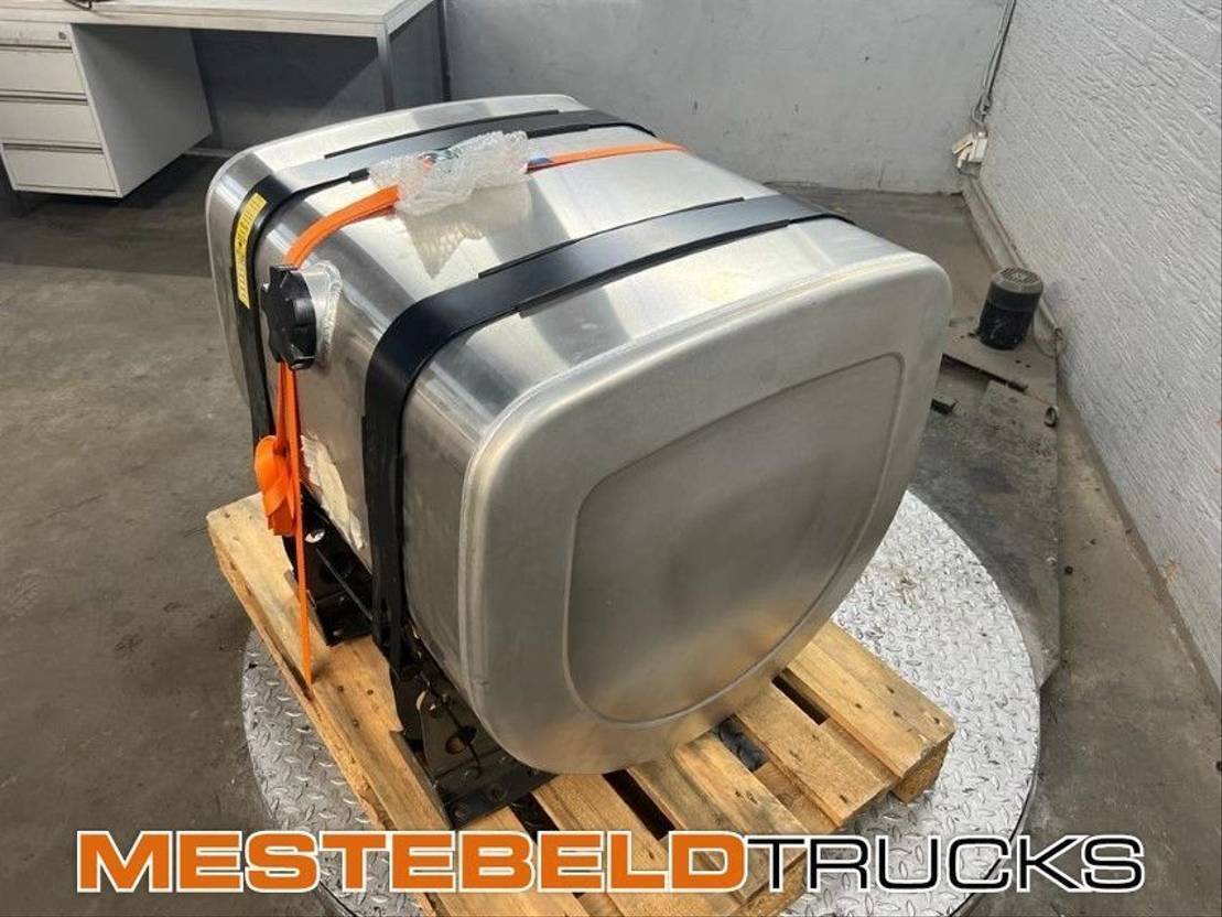 Volvo D tank met steunen 330 liter - Système de carburant pour Camion: photos 2 Volvo D tank met steunen 330 liter - Système de carburant pour Camion: photos 2